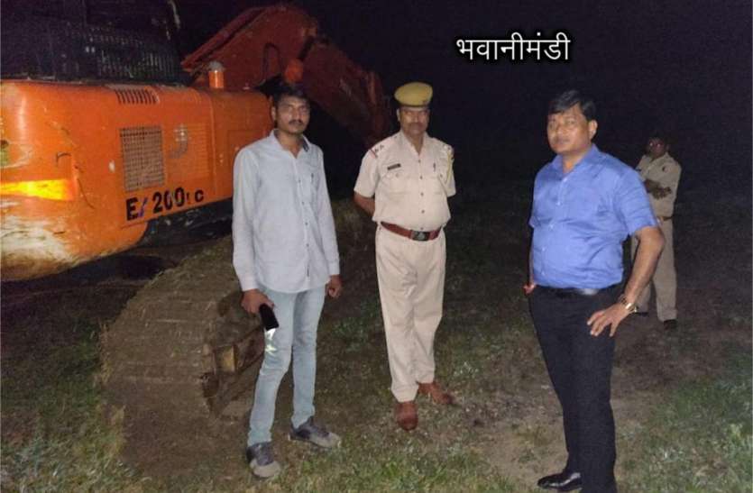एसडीएम और पुलिस को देख भागे खनन माफिया, एलएनटी मशीन जप्त एसडीएम और पुलिस को देख भागे खनन माफिया, एलएनटी मशीन जप्त