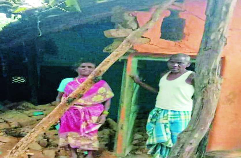 क्या हुआ तेरा वादा: मंत्री ने २ दिन का वादा किया था, एक महीने बाद भी नहीं मिली पीड़ितों को कोई मदद क्या हुआ तेरा वादा: मंत्री ने २ दिन का वादा किया था, एक महीने बाद भी नहीं मिली पीड़ितों को कोई मदद