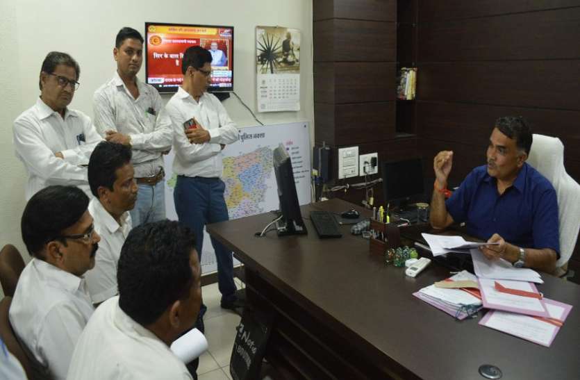 Badwani lawyers blackmailing news वकीलों को ब्लेकमेल करने की कोशिश, इस बात के लिए मांगे पांच लाख रुपए