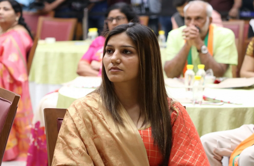 c.png सपना चौधरी को हरियाणा विधानसभा चुनाव में नहीं मिला टिकट! अब दिल्ली की इस सीट पर नजर
