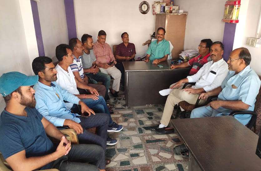 Changemaker meeting : ऐसा जनप्रतिनिधि चुने जो स्थानीय के साथ विकास को प्राथमिकता देने वाला हो Changemaker 2.0 : ऐसा जनप्रतिनिधि चुने जो स्थानीय के साथ विकास को प्राथमिकता देने वाला हो