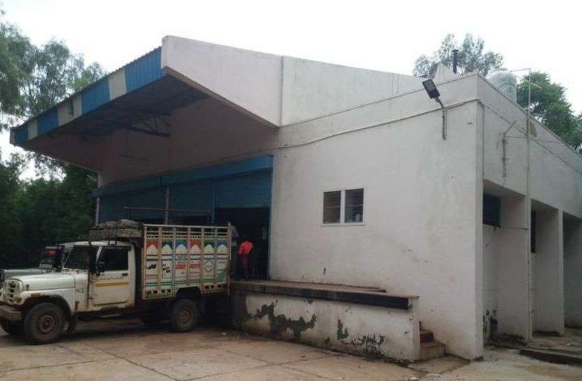 हिण्डौन जा रहा गंगापुर का दूध हिण्डौन जा रहा गंगापुर का दूध