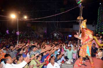 People of Hanumangarh reached to see the scene of Ashok Vatika अशोक वाटिका का दृश्य देखने पहुंची हनुमानगढ़ की जनता