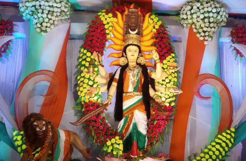 Navratri Special मां दुर्गा के दर्शन के लिए उमड़े श्रद्धालु, पूजन के लिए लग रही लंबी कतार