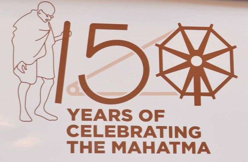 50 - discount on Khadi is also tempting in bhilwara खादी पर 50 प्रतिशत की छूट भी लुभा रही रही