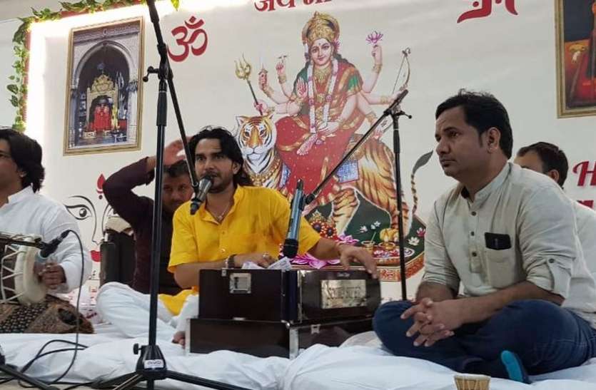 दुबई में गूंजा मां भगवती का जयकारा दुबई में गूंजा मां भगवती का जयकारा