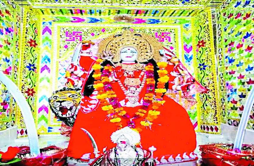navratri 2019 : durgapuri dham mandir in sheopur यहां मां की ऐसी है महिमा, जब रेलवे को मंदिर के दरवाजे पर ही बनाना पड़ा स्टेशन