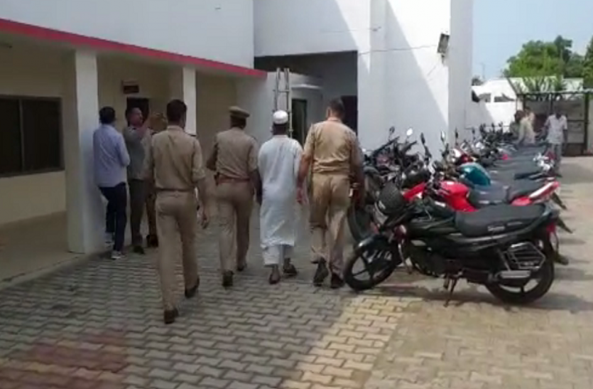 maulana.png महिला हेड कांस्टेबल से दुष्कर्म करने के आरोपी मौलाना की संपत्ति की होगी जांच