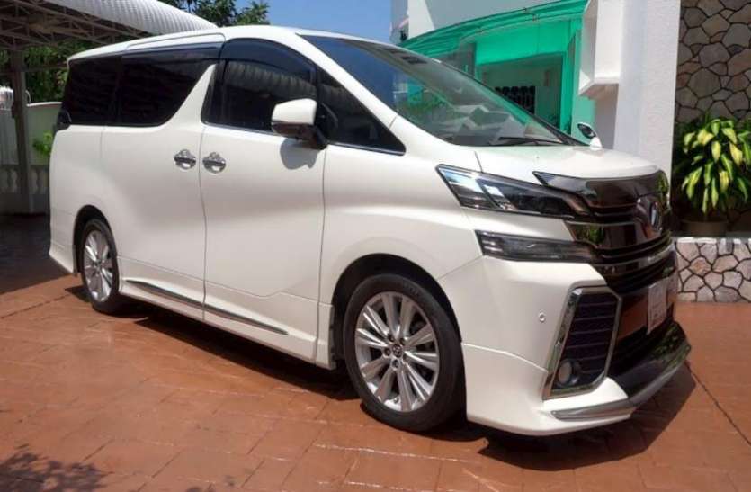 Toyota Vellfire इसी महीने भारत में लॉन्च होगी Toyota Vellfire, जानें क्या हो सकती है कीमत