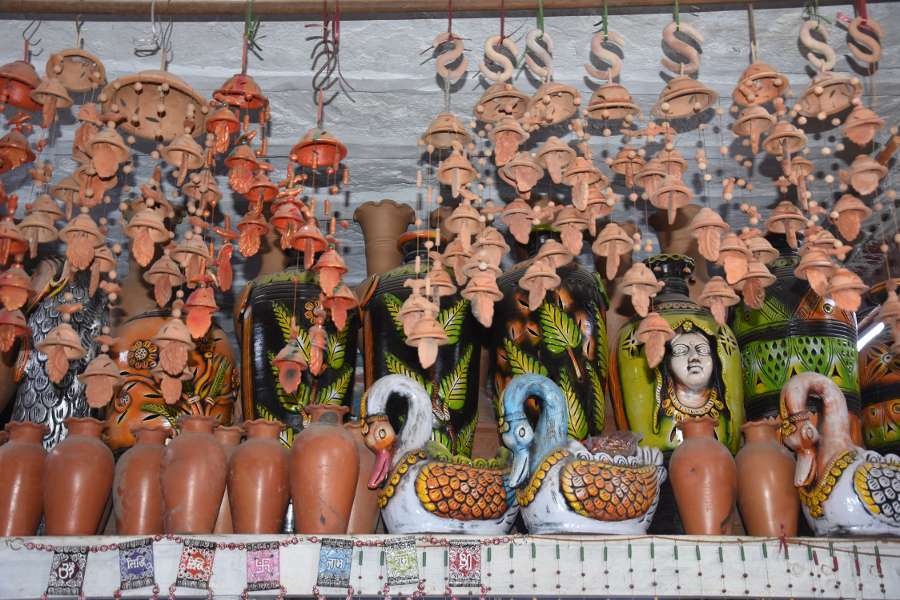 mud utensils are in demand after plastic ban in india