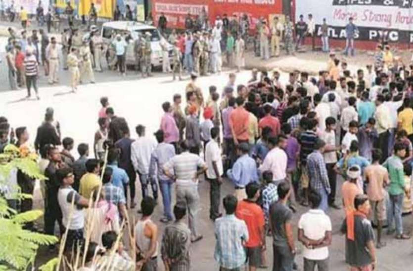 mumbai.jpg भीड़ ने पीट-पीट कर की एक शख्स की हत्या, गुस्साए परिजनों ने राष्ट्रीय राजमार्ग किया जाम