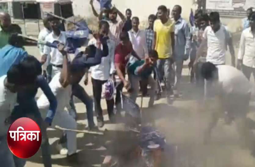 muzaffarnagar-bsp.jpg BSP में दो फाड़, बसपाइयों ने पार्टी के इन नेताओं पर लगाया टिकट बेचने का आरोप