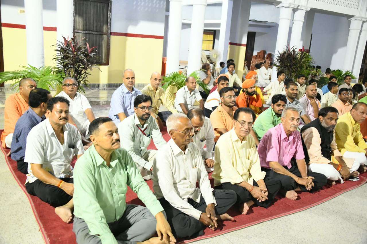 Navratri Puja in Gorakhnath Mandir गोरक्षपीठाधीश्वर ने हवन के बाद रात में किया महानिशा पूजा