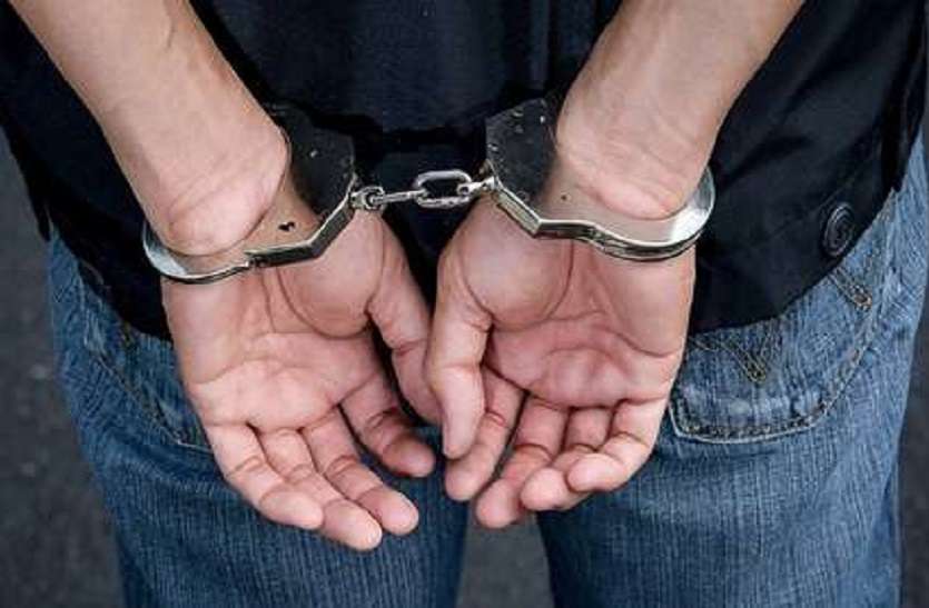 arrested अलग-अलग प्रताडऩा के मामले में दो महिला गिरफ्तार