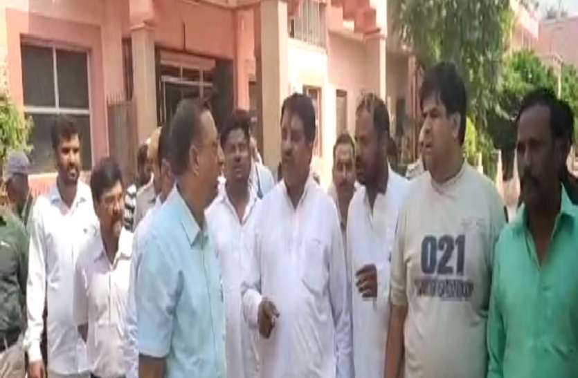Minister Saleh Mohammad visit pbm hospital bikaner प्रभारी मंत्री ने देखी पीबीएम अस्पताल की व्यवस्था, जिम्मेदारों पर कार्रवाई के निर्देश
