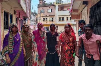Cheating with the poor गरीबों को ऋण दिलाने के नाम पर की लाखों की ठगी और दफ्तर बंद कर भाग गया