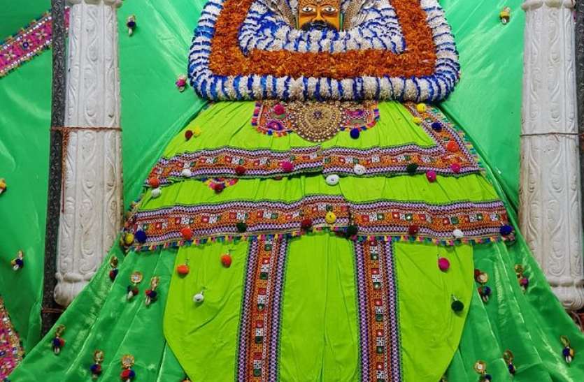 गरबा नृत्य के परिधान में रंगे बाबा श्याम गरबा नृत्य के परिधान में रंगे बाबा श्याम