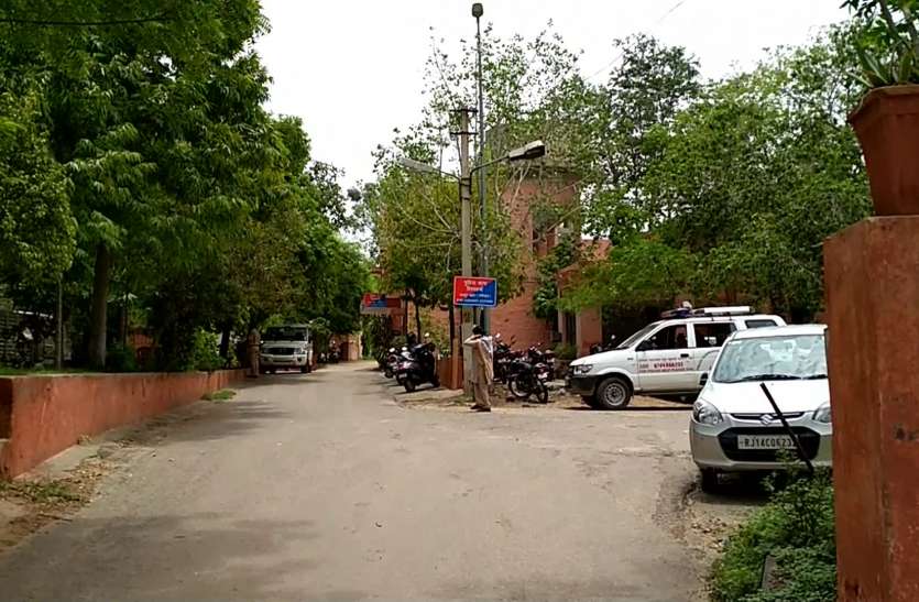 थाने से ट्रक चुरा ले गए बदमाश थाने से ट्रक चुरा ले गए बदमाश