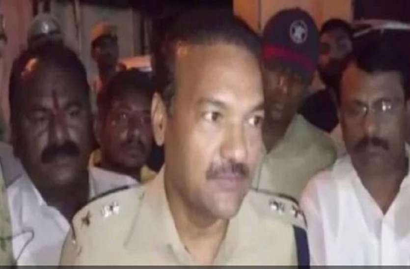 mumbau_corporator.jpg महाराष्ट्र: आपसी रंजिश में बीजेपी नेता सहित परिवार के 5 लोगों की निर्मम हत्या, 3 गिरफ्तार, शहर में तनाव