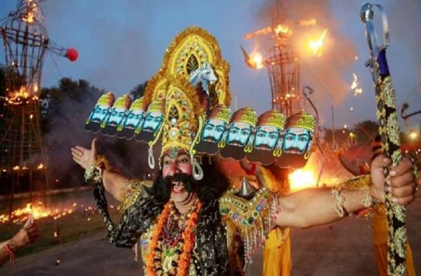 Dussehra: गली-गली जलेगा रावण, जानिए मुहूर्त और मान्यताएं Dussehra: गली-गली जलेगा रावण, जानिए मुहूर्त और मान्यताएं