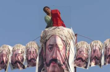 55 year old woman makes Ravana 55 feet high 55 साल की यह महिला 55 फीट ऊंचे रावण को बनाती है अपने हाथों से, जानिए पीछे की रोचक कहानी
