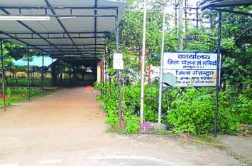 Mahasamund 4th ranked terms of economic census, 872 employees surveyed आर्थिक जनगणना के मामले में महासमुंद चौथे स्थान पर, सर्वे में जुटे 872 कर्मचारी