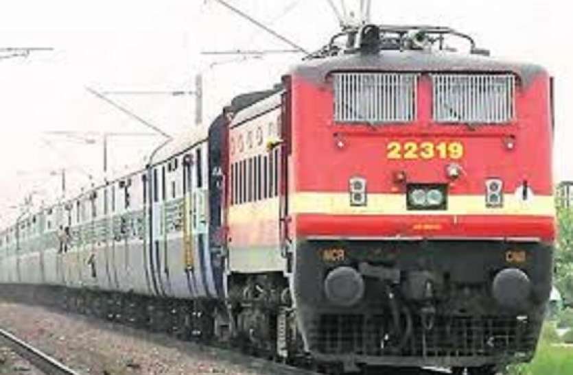 Diwali,Indian Railway Ministry,Indian railway stations,IRCTC,diwali special,Diwali special train, दिवाली में ट्रेनों में पैर रखने तक की जगह नहीं, यूपी-बिहार जाने वाले लोग जरूर पढ़ें ये खबर