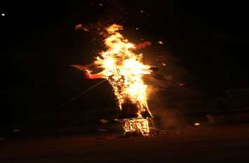 Ravana combustion in Sirohi VIDEO धूं-धूं कर जल गया दशानन का पुतला