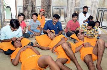 jhunjhunu ramlila news यहां की रामलीला में अनूठे तरीके से होता है मेकअप