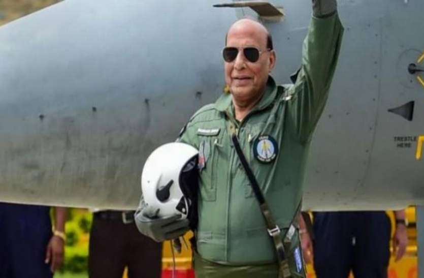 rajnath-singh राफेल विमान को लेकर चिढ़ा पाकिस्तान, सोशल मीडिया पर भारत विरोधी मुहिम चलाई