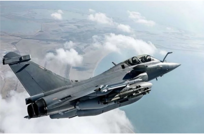 rafale फ्रांस से भारत को मिला पहला रफाल, रक्षा मंत्री राजनाथ सिंह बोले- 2022 तक मिल जाएंगे सभी 36 विमान