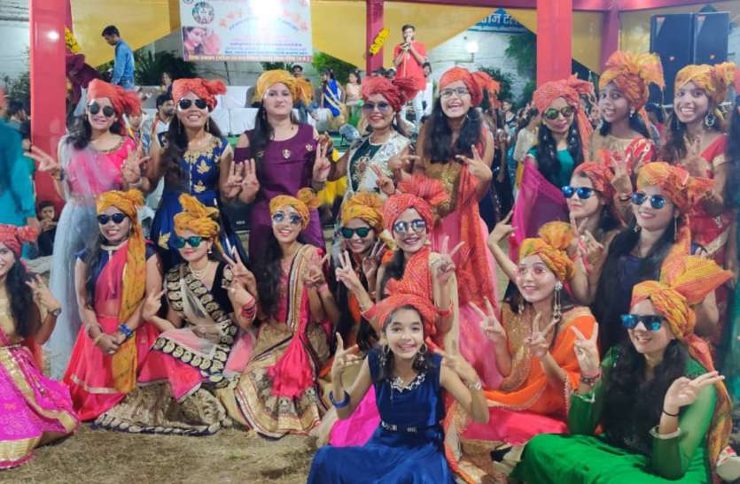 अलग अंदाज में दिया बेटी बचाने का संदेश अलग अंदाज में दिया बेटी बचाने का संदेश