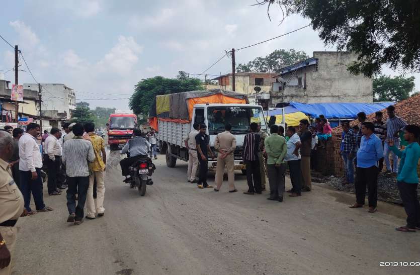 दोस्त के साथ खरीदने जा रहा था सामान, माजदा से हुई टक्कर से चली गई जान दोस्त के साथ खरीदने जा रहा था सामान, माजदा से हुई टक्कर से चली गई जान
