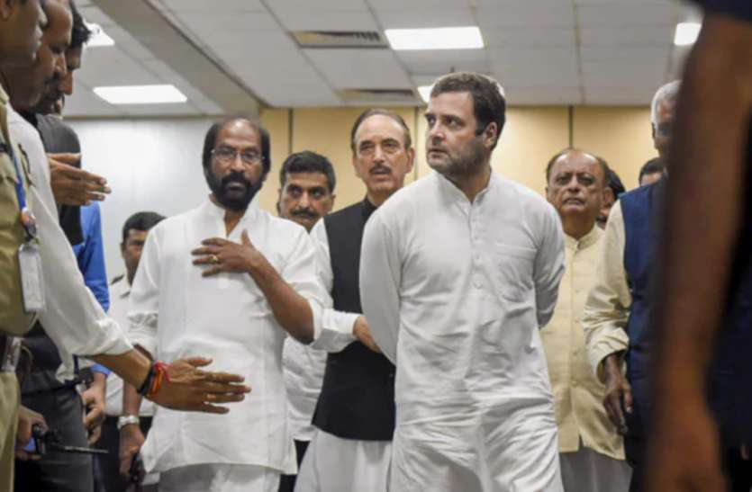 राहुल गांधी को लेकर खुद इस बड़े कांग्रेसी ने दिया ऐसा बयान, मुश्किल में पड़ गई पार्टी राहुल गांधी को लेकर खुद इस बड़े कांग्रेसी ने कह दी ऐसी बाद, मुश्किल में पड़ गए पार्टी के नेता