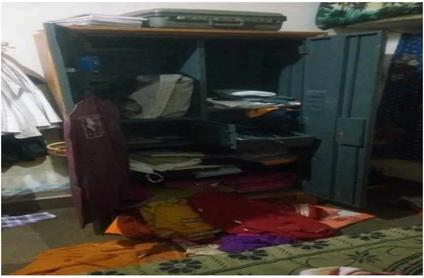 Lakhs of rupees worth stolen from two brothers' homes in Bhilwara दो भाइयों के घर खंगाले, लाखों का माल पार