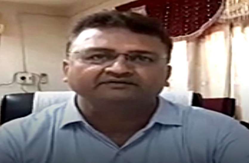 Ahmedabad : बच्चों के लिए अल्कोहल की आदत से कम नहीं है मोबाइल फोन पर खेलना Ahmedabad : बच्चों के लिए अल्कोहल की आदत से कम नहीं है मोबाइल फोन पर खेलना