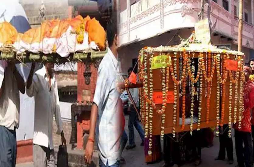 amroha.jpg एक ही दिन उठी एक बेटी की अर्थी तो दूसरी की डोली, जानिये क्यों-