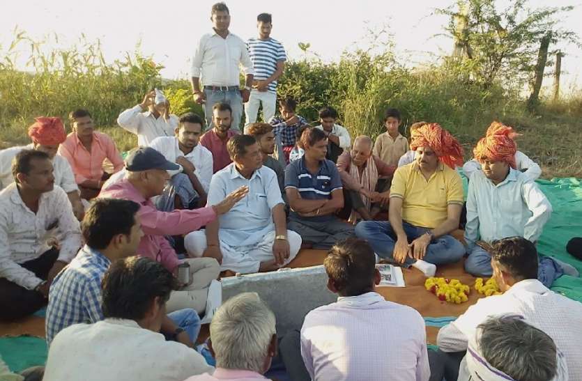 चंडीगढ़ से आई टीम ने किया निरीक्षण, चरागाह भूमि को विकसित करने पर की चर्चा चंडीगढ़ से आई टीम ने किया निरीक्षण, चरागाह भूमि को विकसित करने पर की चर्चा