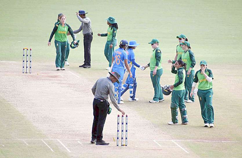 Ind-SA women 1st ODI: भारतीय महिलाओं की दक्षिण अफ्रीका पर धमाकेदार जीत Ind-SA women 1st ODI: भारतीय महिलाओं की दक्षिण अफ्रीका पर धमाकेदार जीत