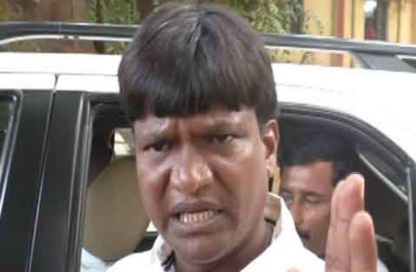 Dhullu Mahto झारखंड: बीजेपी विधायक पर गिरी गाज, वारंटी छुड़ाने के मामले में डेढ़ साल की सजा
