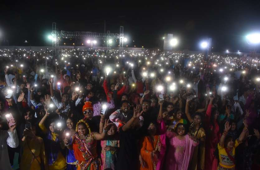 Garba Festival News:चार दिवसीय ‘पत्रिका’ गरबा महोत्सव 2019 का भव्य समापन Garba Festival News:चार दिवसीय ‘पत्रिका’ गरबा महोत्सव 2019 का भव्य समापन