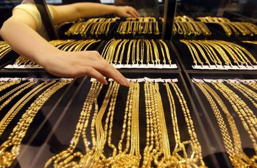 gold-reuters.jpg Today Gold Silver Rate: त्योहारों से पहले सर्राफा बाजार में लौटी रौनक, जानें आज के भाव