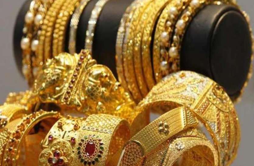 gold.jpg दिवाली से पहले सोने की चेन और अंगूठी लेकर पछताया ये शख्स