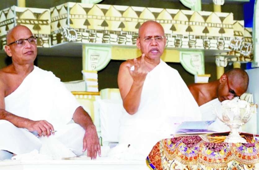 गुरू से मोक्ष की प्राप्ति संभव गुरू से मोक्ष की प्राप्ति संभव
