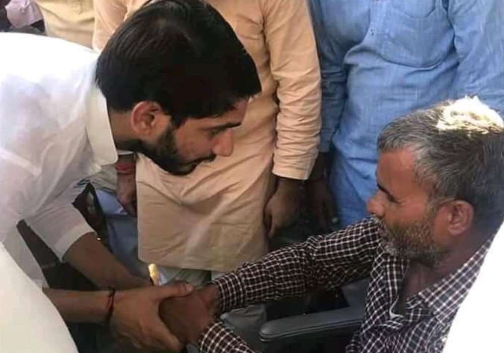 झांसी एनकाउंटर मामले में मचा घमासान, अखिलेश यादव के पहुंचते ही हुआ ऐसा, सांसद हुआ गिरफ्तार