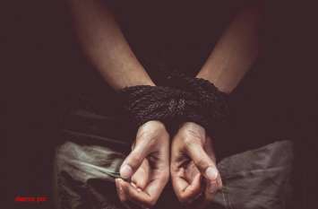 a young man kidnap in bharatpur अपहरणकर्ताओं ने दिन-दहाड़े युवक का किया अपहरण, सूचना से पुलिस में मचा हड़कंप