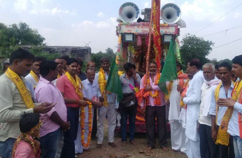गुमानो माता की यात्रा रवाना गुमानो माता की यात्रा रवाना