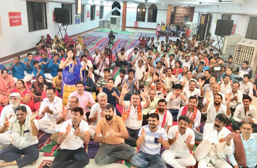 आशापुरी माता एवं सोनाणा खेतलाजी का रात्रि जागरण तड़के तक चला आशापुरी माता एवं सोनाणा खेतलाजी का रात्रि जागरण तड़के तक चला