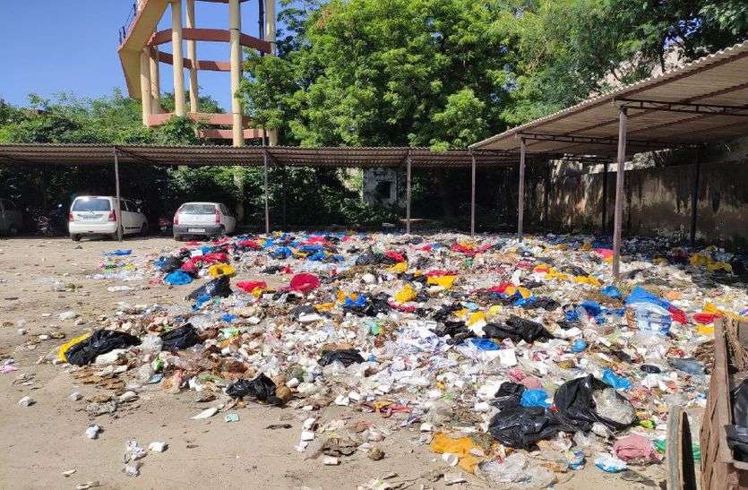 Hospital In Alwar : No Facility Of Medical Waste Disposal In Alwar अलवर शहर में एम्स और मेडिकल कॉलेज लाने की तैयारी, लेकिन अभी तक कचरा निस्तारण का इंतजाम तक नहीं