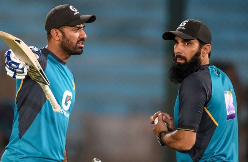 misbah_ul_haq.jpg कैसे होगा पाकिस्तान क्रिकेट का भला? अपने ही लोग खींच रहे हैं मिस्बाह की टांग